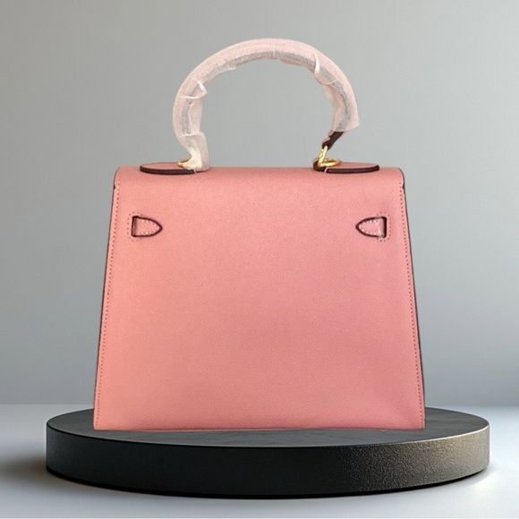 New Elegant Pink Leather Handbag Crossbody 25CM Lock & Key Pony Decor - Picture 3 of 6